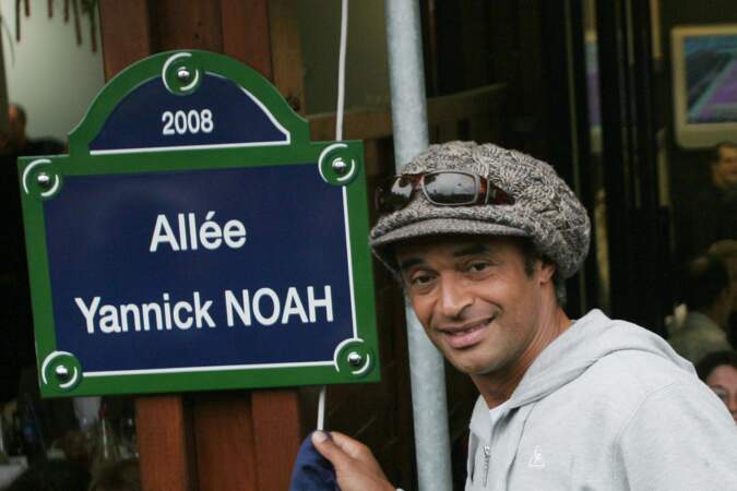 En 2008, une allée à son nom est inaugurée pour fêter les 25 ans de sa victoire, au Village de Roland-Garros.