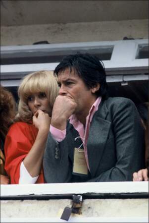 Alain Delon, aux côtés de sa femme de l'époque Mireille Darc, a assisté à la course en 1980.