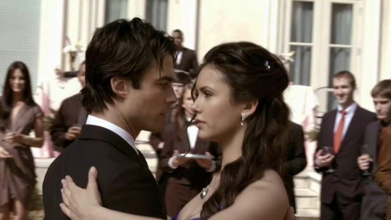 Dans Vampire Diaries, on était tous (ou presque) fan du couple Damon / Elena.
