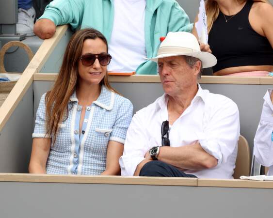 Hugh Grant était également à Roland-Garros, avec son épouse, la productrice Anna Elisabet Eberstein