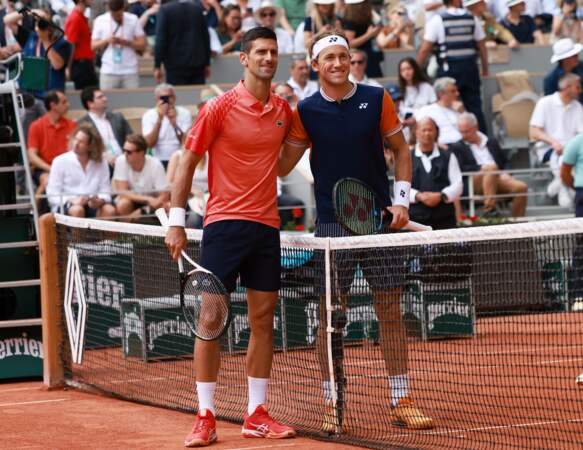 Novak Djokovic et Casper Ruud ont pris la pose sur la terre battue de Roland-Garros 2023