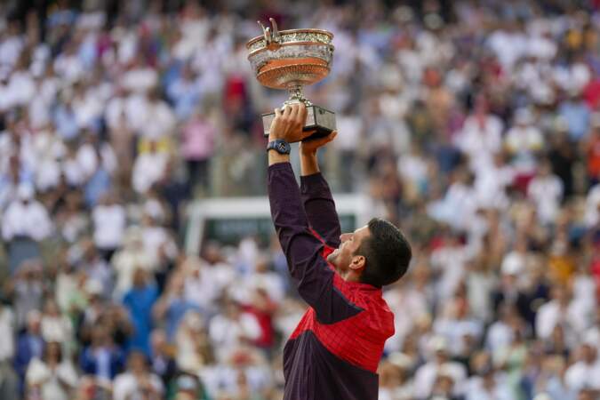 Avec cette victoire à Roland-Garros, Novak Djokovic remporte ainsi son 23e titre dans un tournoi du Grand Chelem