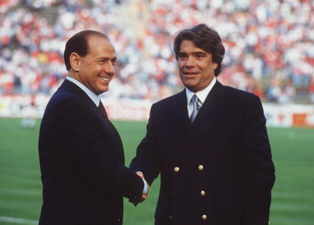Silvio Berlusconi, de l'AC Milan, et Bernard Tapie, de l'Olympique de Marseille, s'affrontent sur le terrain en 1993