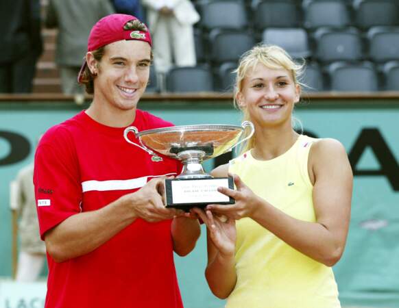 En 2004, il gagne le double mixte de Roland-Garros, aux côtés de sa compatriote Tatiana Golovin.