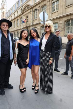 Laeticia Hallyday était présente avec ses filles, Jade et Joy