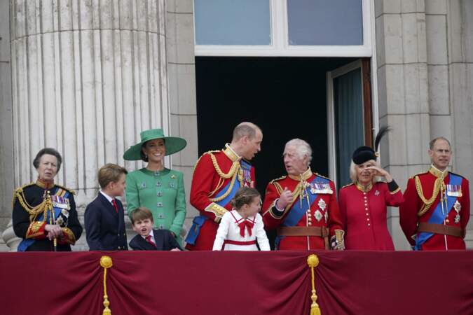 La famille royale était réunie au balcon de Buckingham pour admirer le défilé aérien de Trooping the Colour ce samedi 17 juin 2023