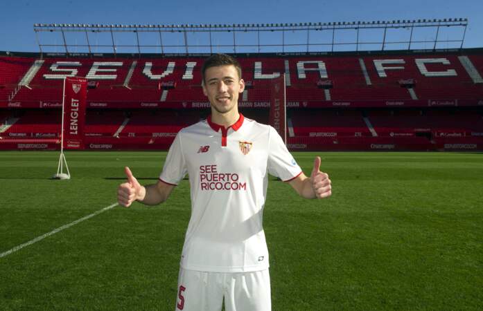 D'abord à Séville, son premier club étranger, en 2017.