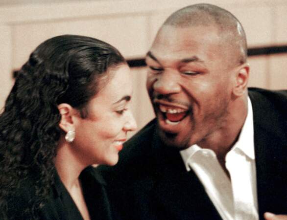Le boxeur a été marié à Monica Turner de 1997 à 2003. Il s'est rapproché de cette pédiatre quand il était en prison