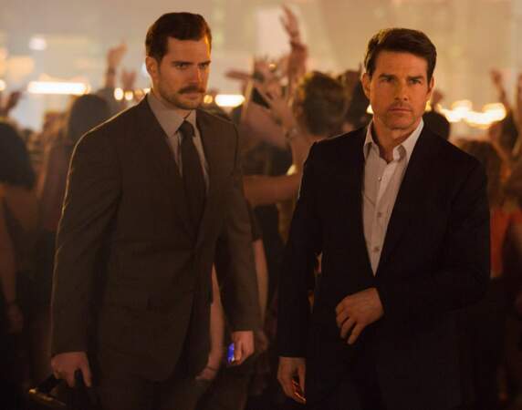 En 2018, Henry Cavill garde sa moustache pour le tournage du filmMission Impossible : Fallout face à Tom Cruise