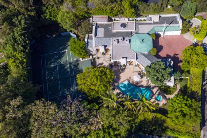 
En 2021, Lily Collins a vendu sa superbe maison sur les hauteurs d'Hollywood pour la modique somme de 12,5 millions d'euros.