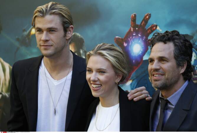 La même année, Chris Hemsworth joue avec Scarlett Johansson et Mark Ruffalo dans le premier opus d'Avengers.
