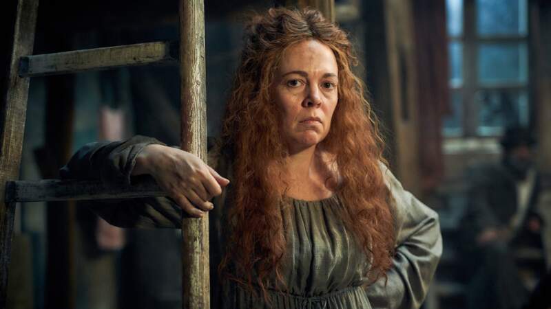 Dans Les Misérables, Olivia Colman explore un look capillaire bien différent