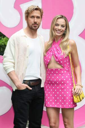 Elle portait cette mini robe à pois Valentino aux côtés de sa co-star, Ryan Gosling.