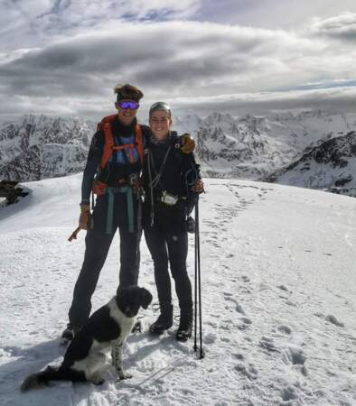 En vacances sur les montagnes suisses cette fois-ci, les parents de deux jolis chiens avaient emmené Pips (ici sur la photo) et Flo en voyage !
