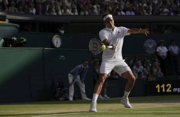 Roger Federer est un ancien tennisman suisse, retraité depuis 2022.