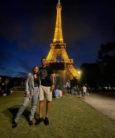 En décembre 2021, Renan Lodi et Rafaela Lima s'offrent un séjour romantique à Paris pour fêter leurs 8 ans.