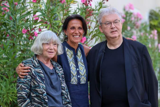 La réalisatrice Marie-France Brière en compagnie de la politicienne Chrysoula Zacharopoulou et du producteur Dominique Besnehard.