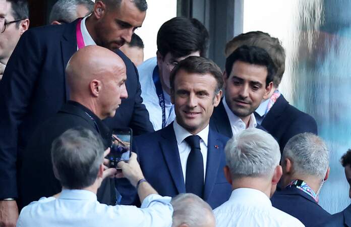 Emmanuel Macron dans les tribunes du Stade de France
