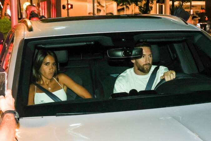 Après un match de Lionel Messi, les amoureux se rendent dans un restaurant à Miami.