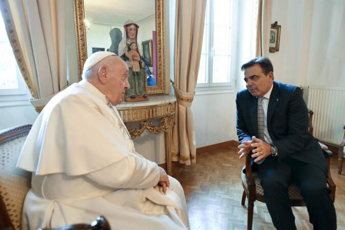 Le pape François en audience avec le vice-président de la Commission européenne Margaritis Schinas à Marseille