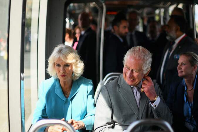 Le roi Charles III d'Angleterre et Camilla Parker Bowles en tramway à Bordeaux