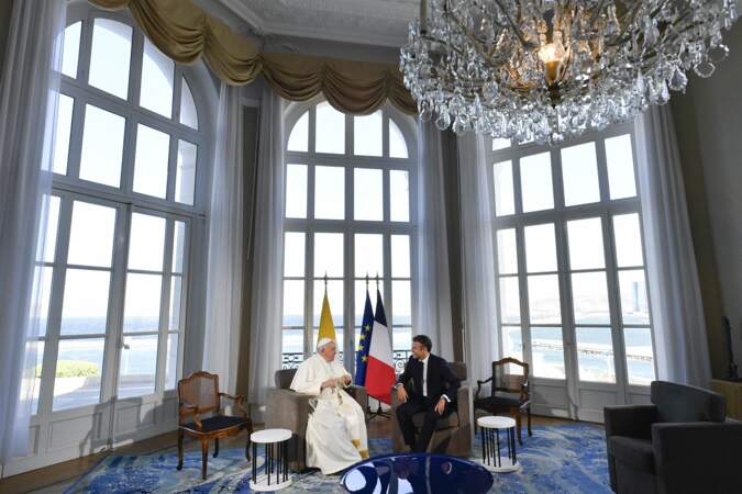 Le pape François s'entretient avec le président Emmanuel Macron 