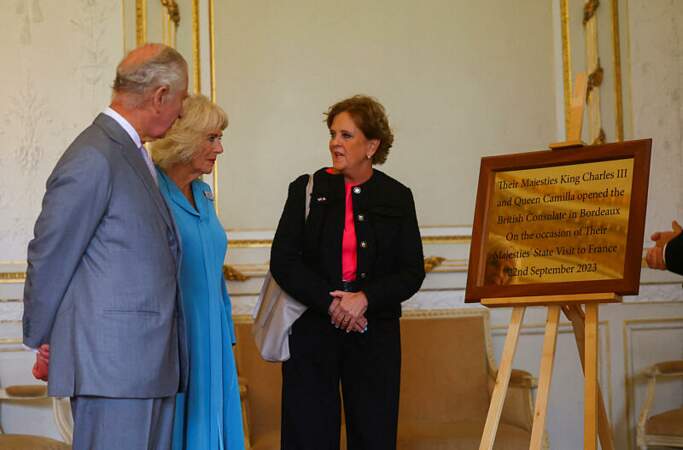 Le couple royal britannique, en visite en France, s'est rendu à la mairie de Bordeaux