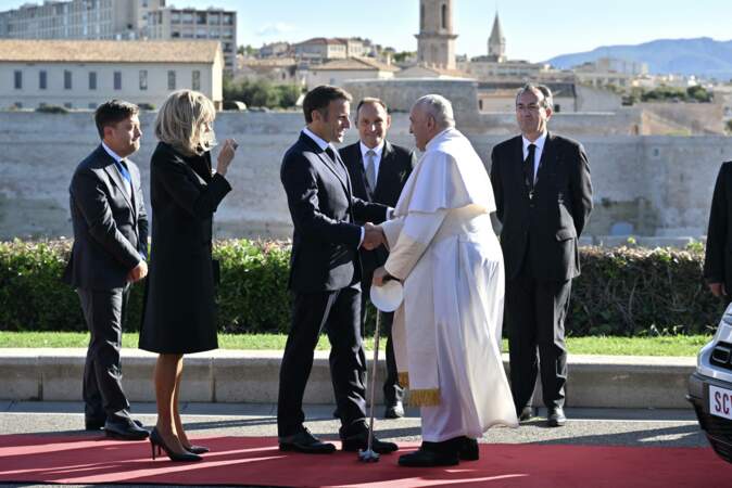 Le pape François rencontre Emmanuel Macron et son épouse Brigitte 