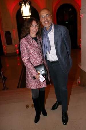 Un show qui a rassemblé les fans d'art, comme ici le galeriste Kamel Mennour venu avec sa femme Annika