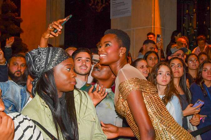 Selfie de Maria Borge au Global Gift Gala 2023 à Paris