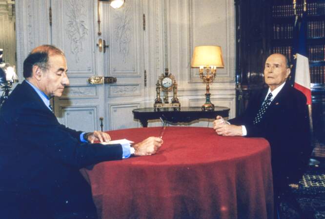 Jean-Pierre Elkabbach et le président François Mitterrand à l'Elysée en septembre 1994.