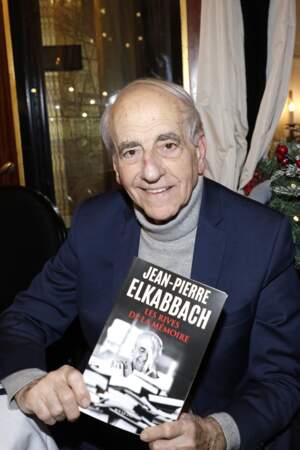 Jean-Pierre Elkabbach en décembre 2022 présente son livre "Les rives de la mémoire"