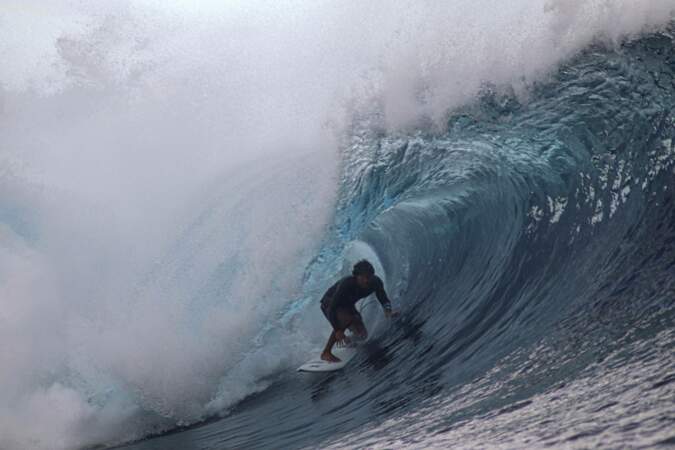 Petit détour à Tahiti, où les vagues de Teahupo’o accueilleront les surfeurs olympiques.