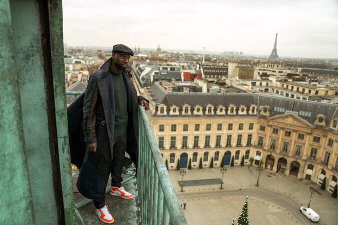 Du haut de la colonne de la place Vendôme, Assane Diop prépare un nouveau coup, celui de dérober un bijou inestimable : la Perle Noire