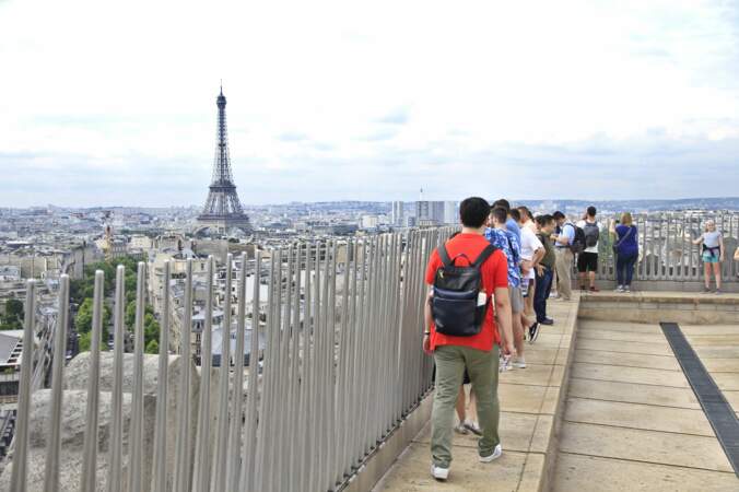 Tout en haut de ce monument, on a une vue à 360 degrés sur Paris