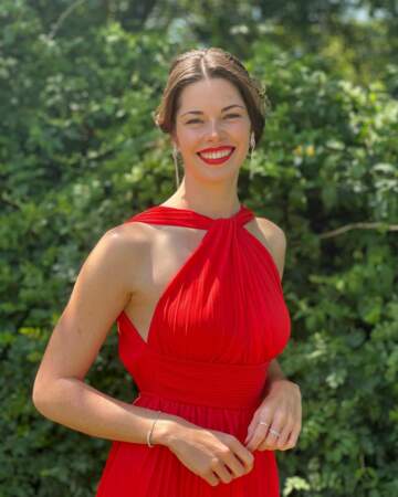 Clémence Ménard, Miss Pays de la Loire 2023, est âgée de 25 ans.
