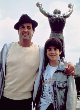 Pour Rocky V en 1990, Sylvester Stallone invite son fils Sage Stallone, né en 1976, pour interpréter Rocky Balboa Junior.