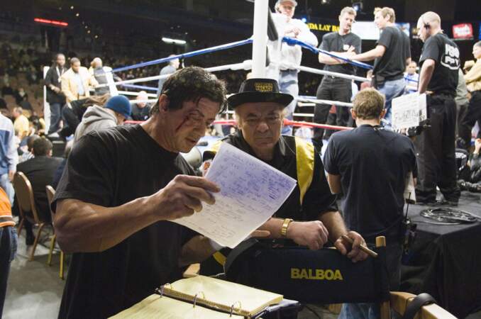 Sylvester Stallone et Burt Young sur le tournage de Rocky Balboa en 2005, le sixième volet de la saga Rocky.