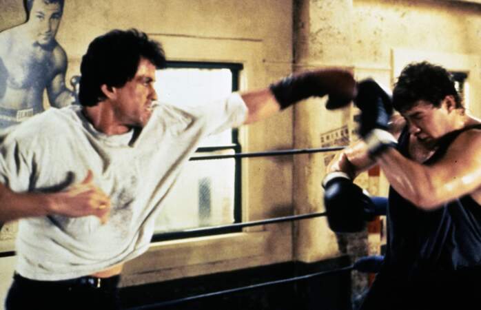 Même si Rocky remonte sur le ring pour affronter Tommy Gun (Tommy Morrison), le cinquième volet de la saga est un échec public. 