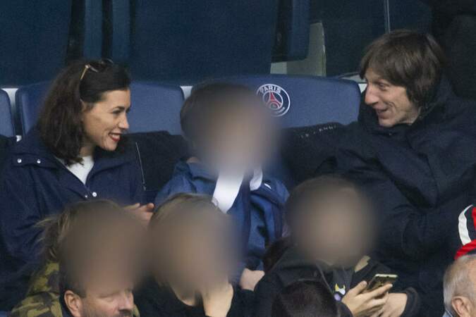 Olivia Ruiz profite du match PSG/Strasbourg avec son fils Nino et son compagnon Nicolas Preschey
