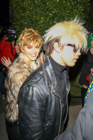 Austin Butler et Kaia Gerber dans une vibe rock à la Halloween Party de Rande Gerber et Cindy Crawford à Los Angeles