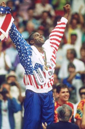 En 1992, il est de la Dream Team aux côtés de Michael Jordan pour décrocher l'or olympique.