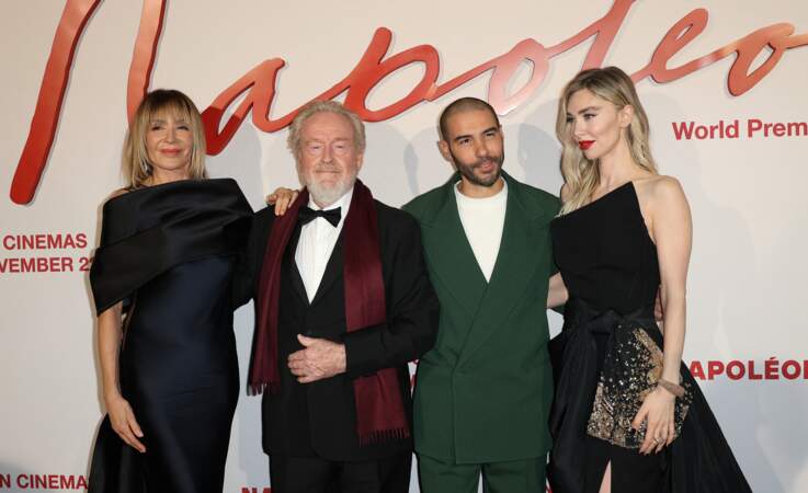 Ridley Scott, réalisateur du film, est venu à Paris avec sa femme, Giannina Facio et a posé avec Tahar Rahim qui joue Paul Barras et Vanessa Kirby, qui a le rôle de Joséphine.
