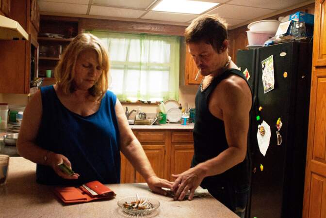 Norman Reedus et Tess Harper dans un drame social, loin des gangsters et des morts-vivants : Sunlight Jr (2013)
