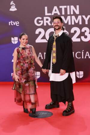 Les chanteurs Camilo et Eva Luna sont apparus main dans la main lors de l'évènement