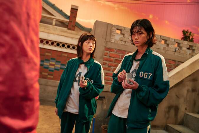 Lee Yoo-mi (à gauche sur l'image) incarnait Ji-yeong dans Squid Game.