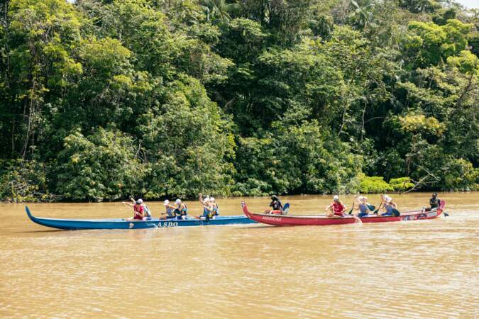 Les miss sur le fleuve Amazone.