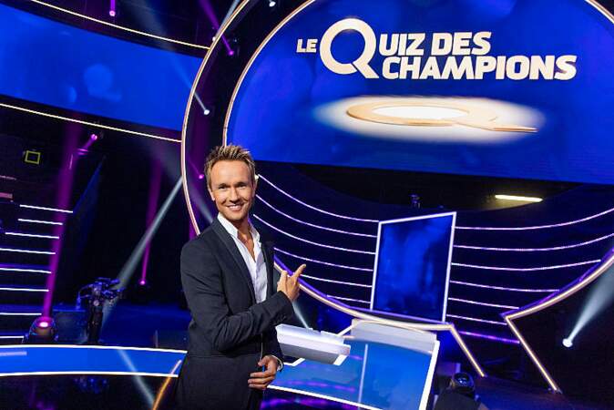 Cyril Féraud présente aussi l'émission Le Quiz des Champions sur France 2 depuis 2021