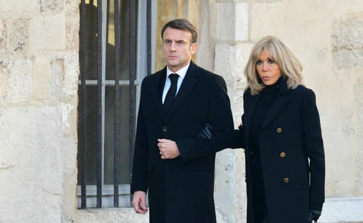 Emmanuel Macron et sa femme Brigitte ont assisté aux obsèques de Gérard Collomb le 29 novembre 2023