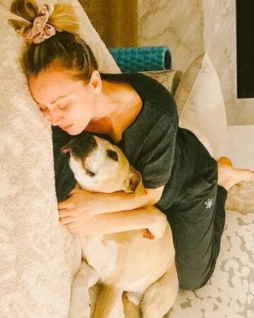 Sur Instagram, l'actrice a aussi rendu hommage à Norman, son chien adoré disparu